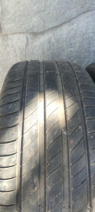 235/45R18 Michelin Primacy 4 - 4 бр летни гуми   Гумите са без балони , криво и напукано. Цената е за комплекта.