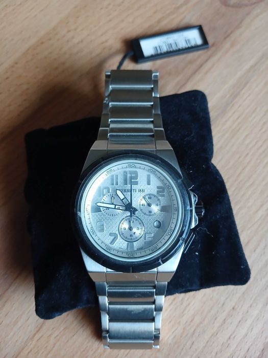 Часовници Cerruti,Breil