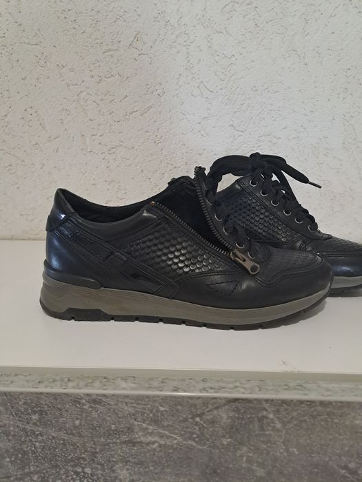 Кожени дамски обувки