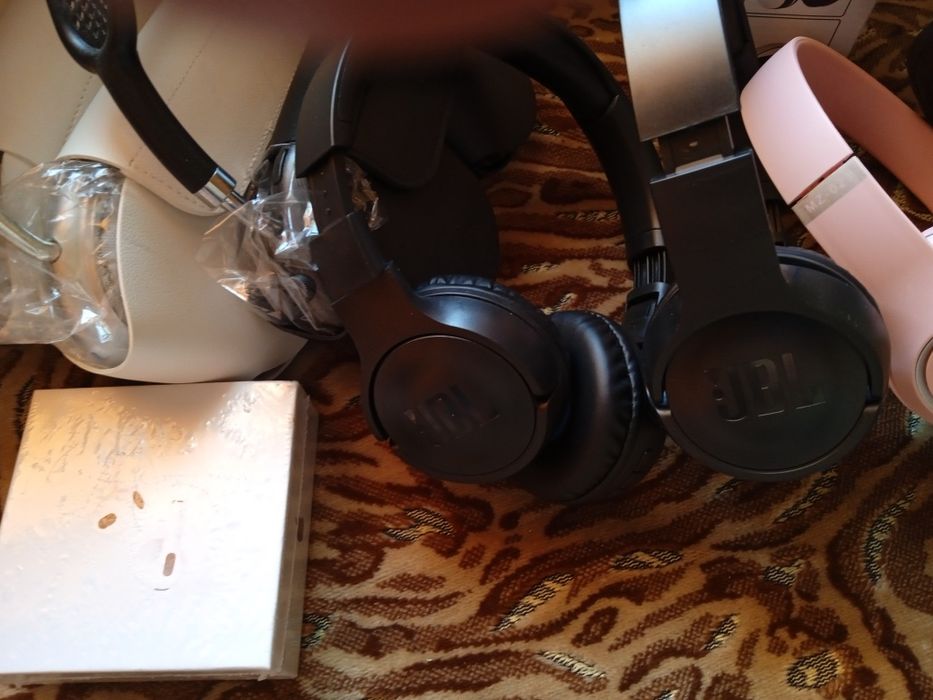 Наушники,,новые,,для,,всех