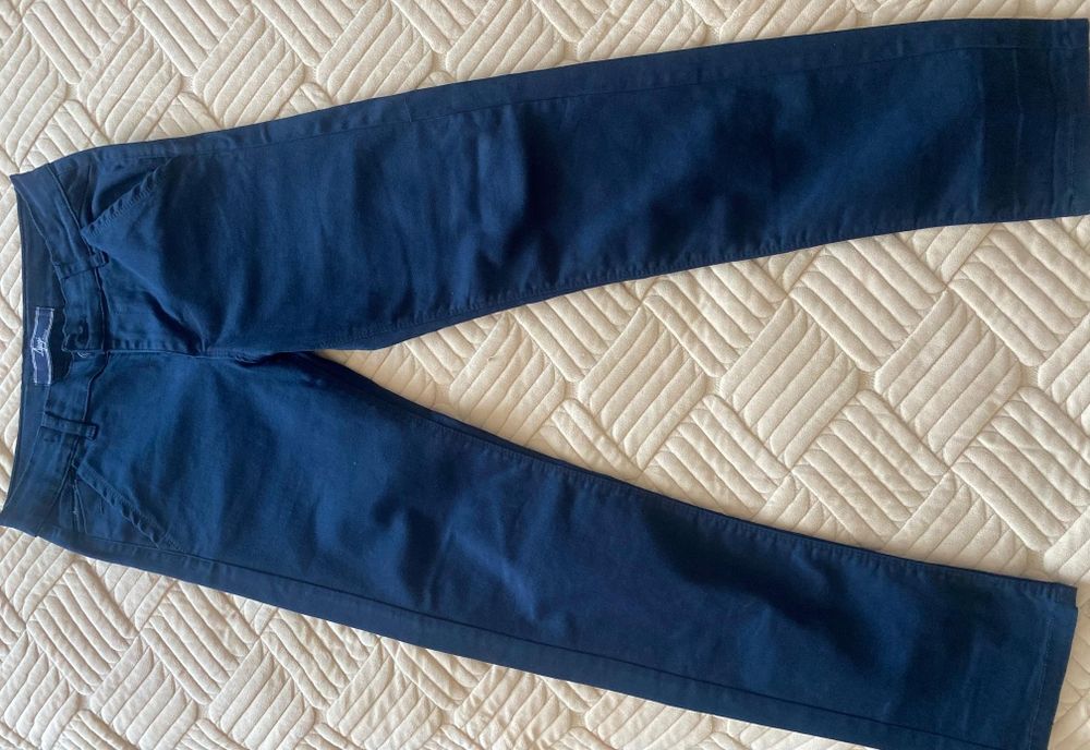 Продам брюки школьные