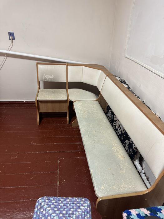 Угловой диванчик