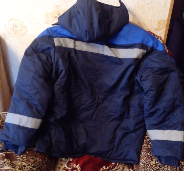 Продам.Спецодежду.Тёплую куртку.