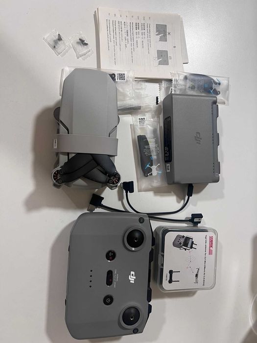 Dronă DJI Mini 2 SE Fly More Combo