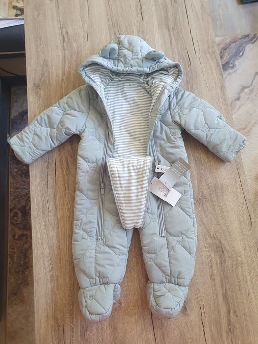 Нов космонавт  Джордж  подходящ за есен