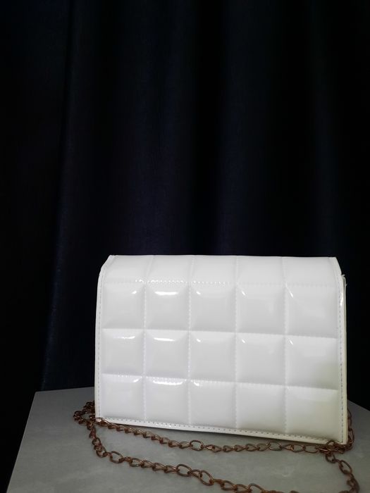 Чанти и портмонета