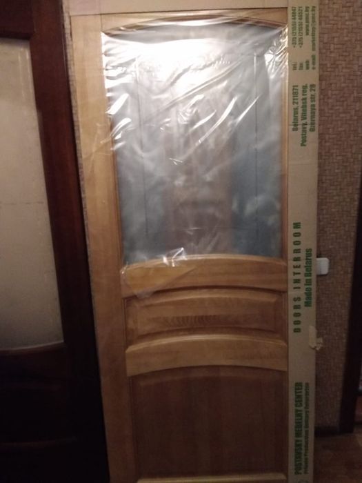 Двери межкомнатные ( массив дерева, Беларусь)