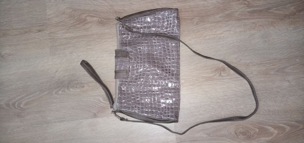 Дамска чанта от Avon