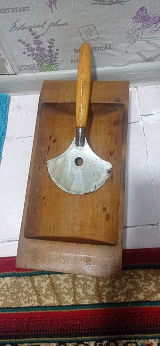 Рэтро сечка для шынковке капусты