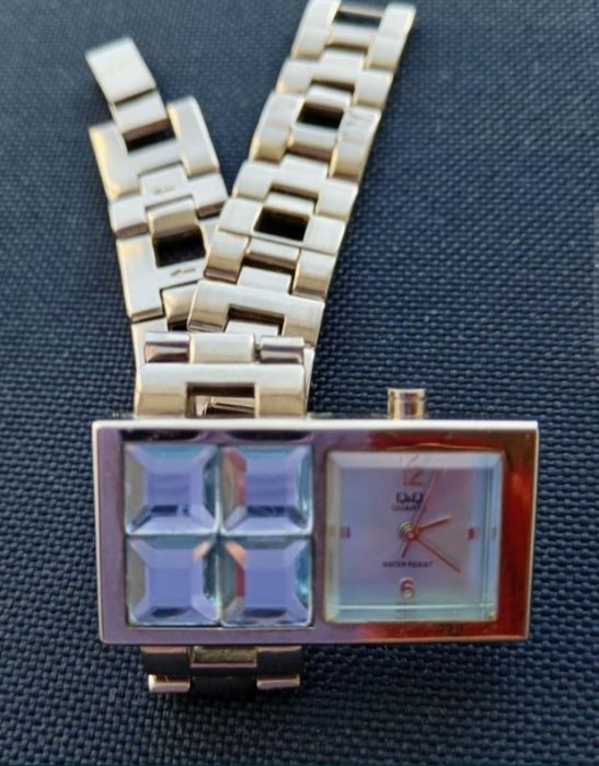 Часы наручные женские