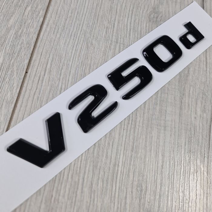 Emblema-Sigla-Logo-Mercedes-V250d-V300d-V-Class-Neagra-Lucios-Black