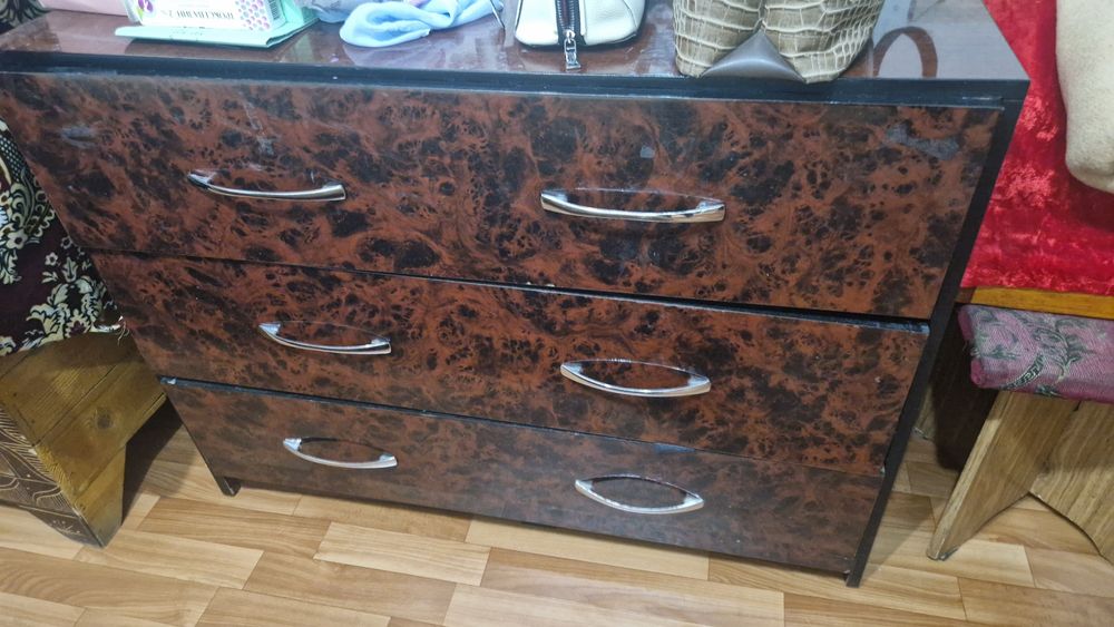 Продам спальный гарнитур