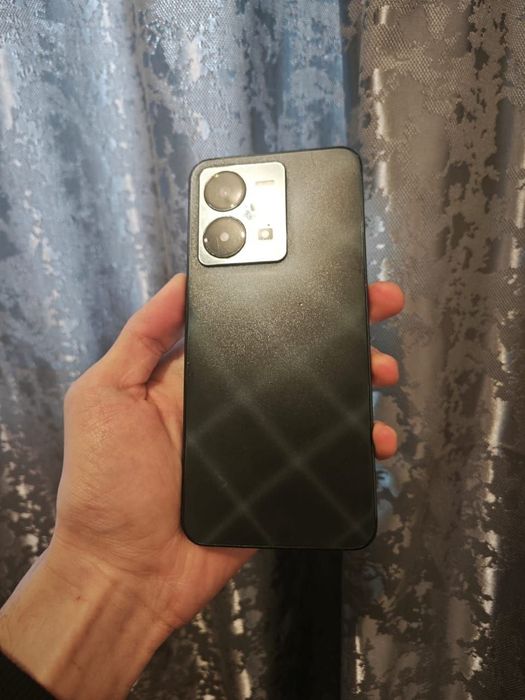 Смартфон Vivo Y35
