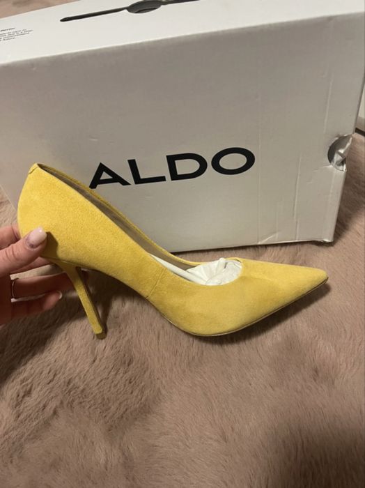 Pantofi Aldo marimea 38 piele intoarsa