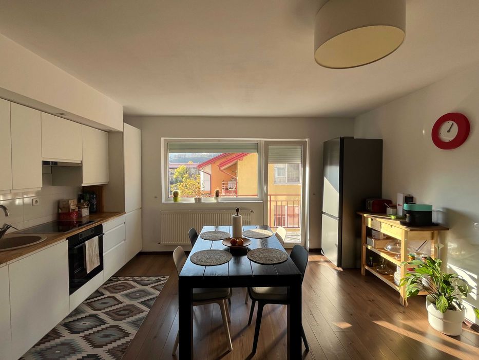 3 camere , 112500euro negociabil. Floresti.