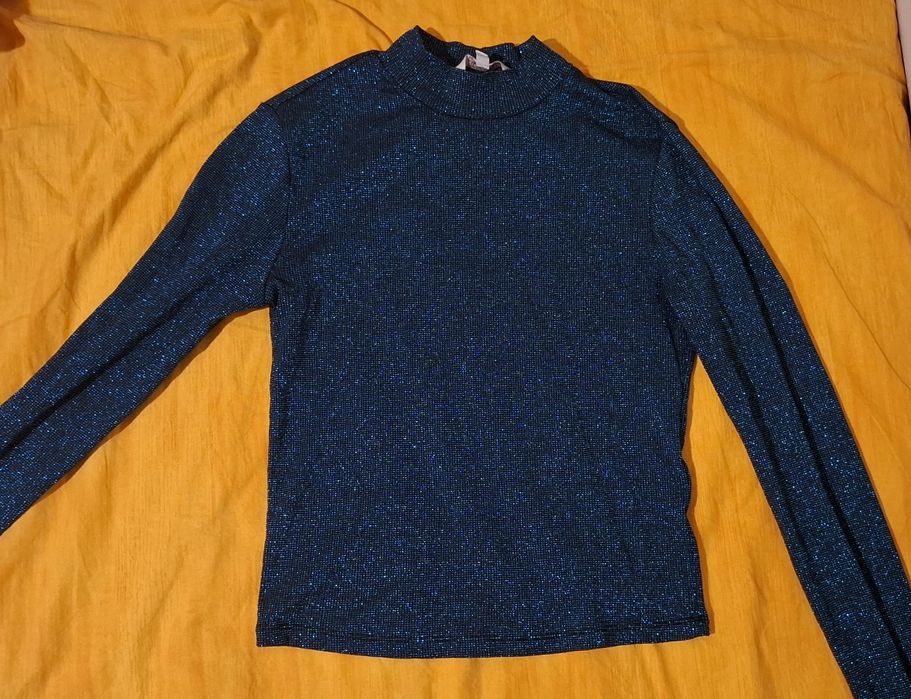 Тъмносин блестящ пуловер