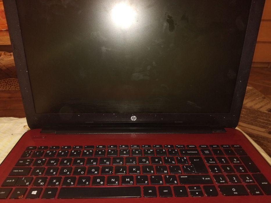 Продавам лаптоп  hp