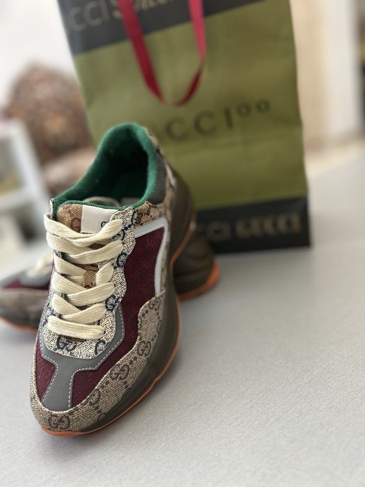 Adidasi Gucci 350 Lei Am nevoie de urgent bani