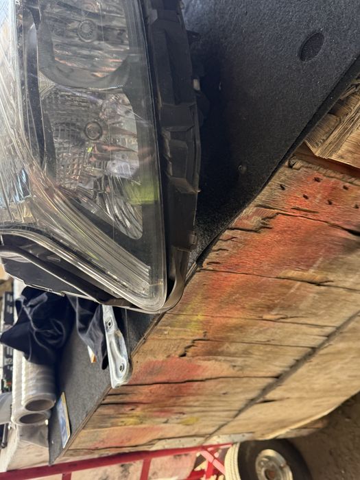 Фар с забележки за части Mercedes A clas w176 спукан корпус