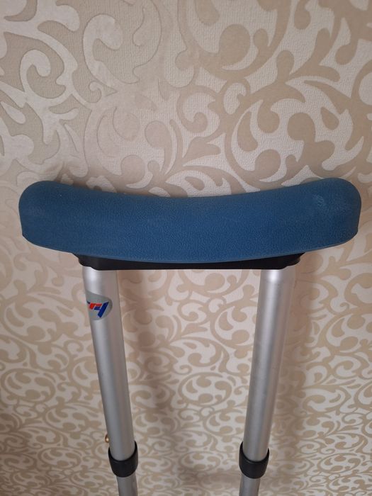 Продам костыли 10 000