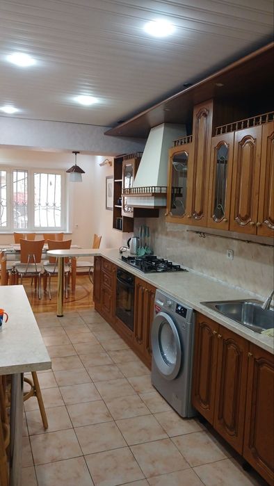 Хамида Алимжана метро.  Аренда 7 комнатной квартиры. 120м2.