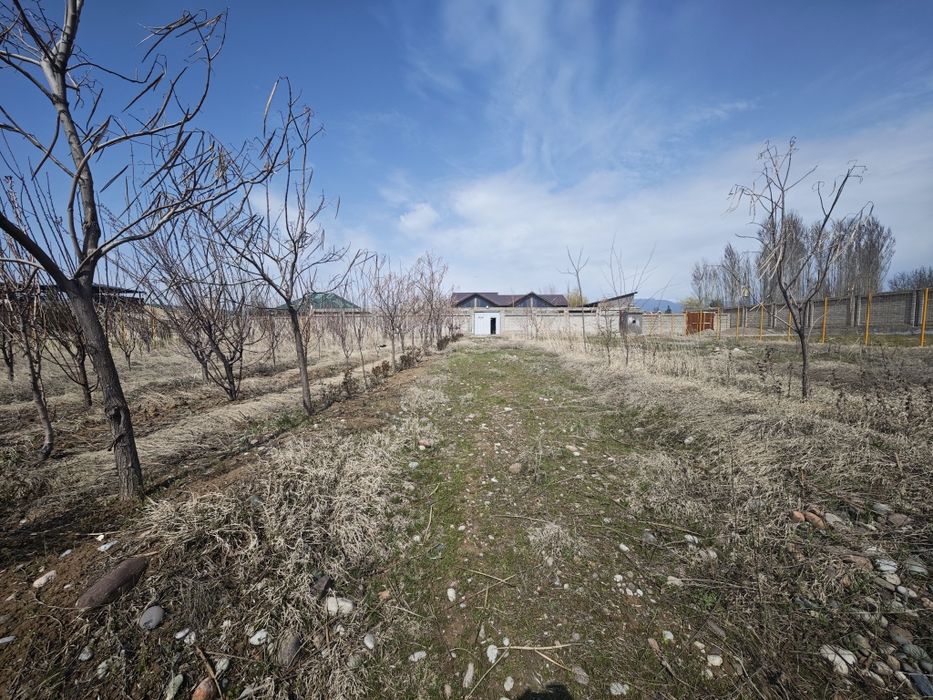 30 sotikli dacha sotiladi srochna suv boyida