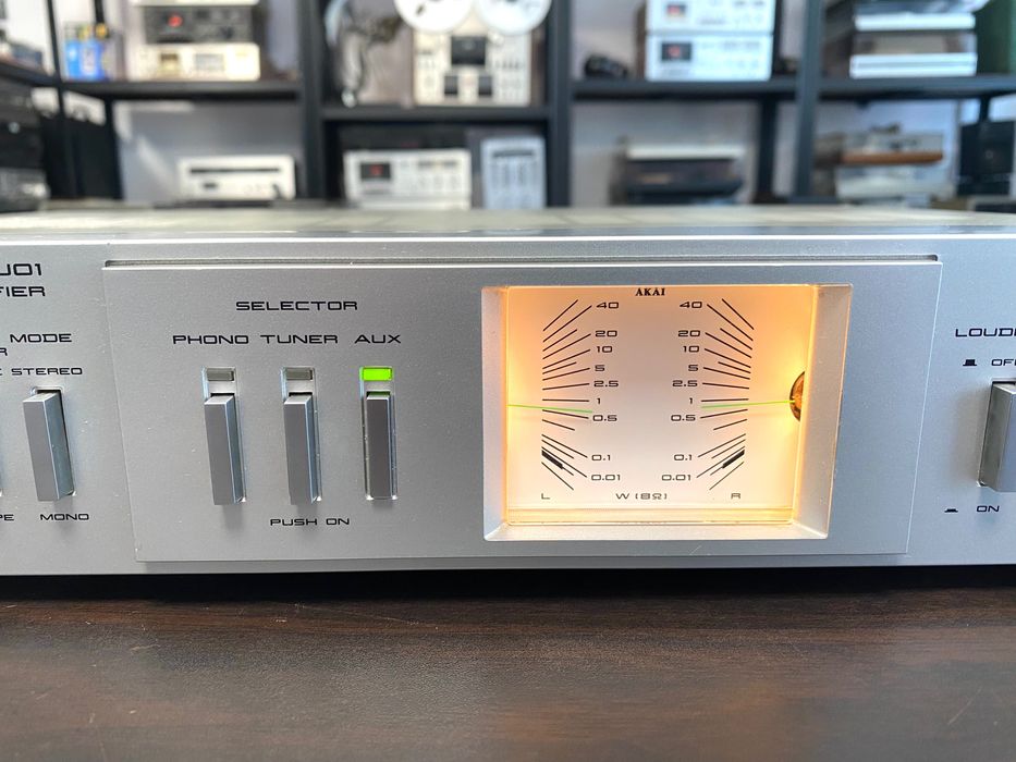 Vintage усилвател Akai/2