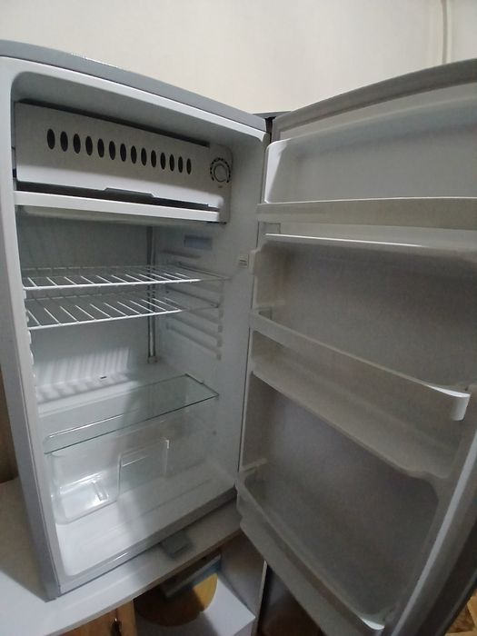 Продам мини-холодильник
