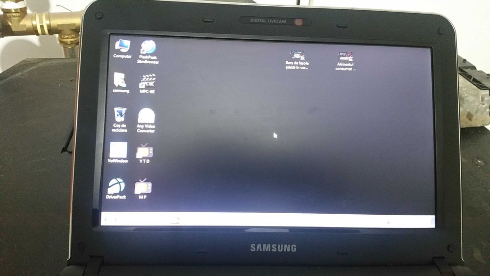 vind leptop samsung 10 inci np n 220