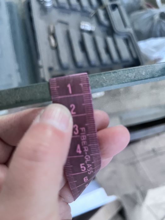 Продам витрину стекляную