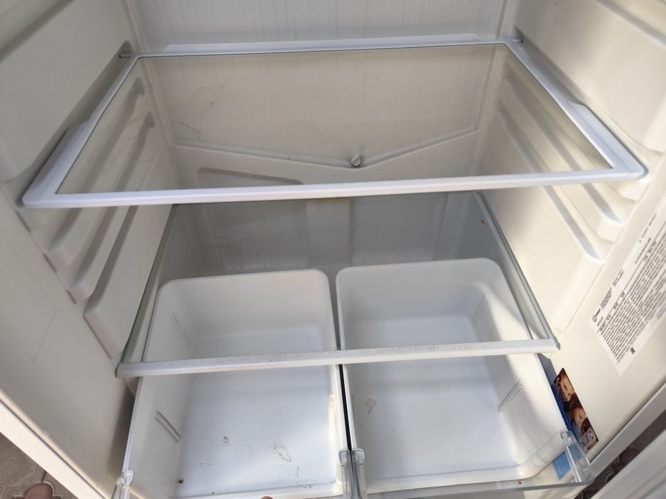 Холодильник indesit