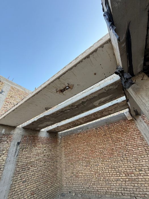 Beton plita sotiladi