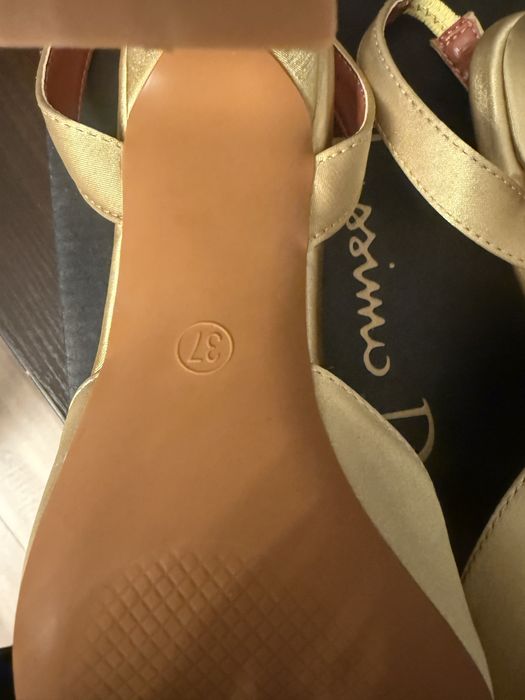 Туфельки в стиле Amina Muaddi