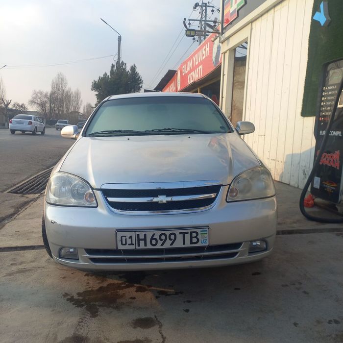 Автомобиль CHevrolet Lacetti