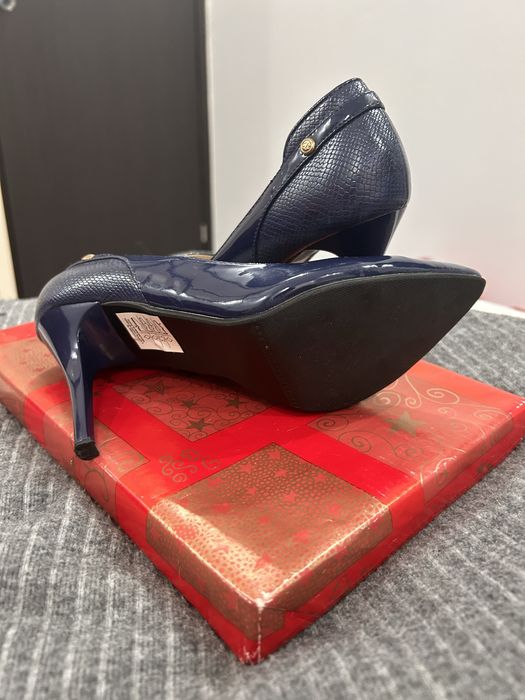 2 perechi Pantofi piele marime 36