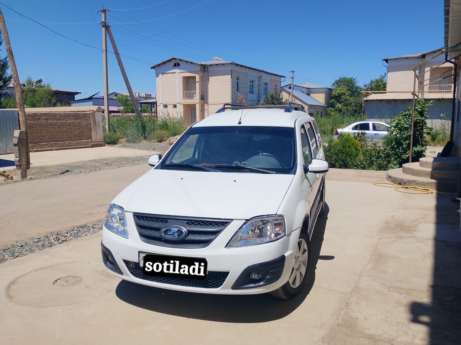 Largus lada reno