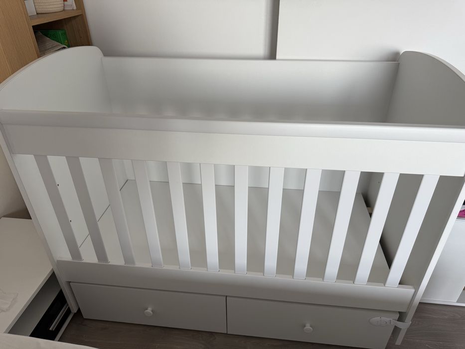 Бебешка кошара Dreamy London и подарък дрехи