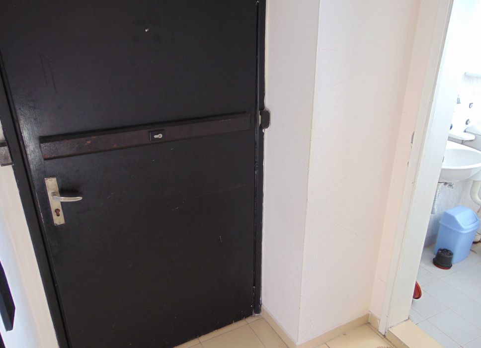 Дава се под наем Едностаен апартамент в Плевен, Идеален център - 48 кв.м за 153 € - Снимка #4