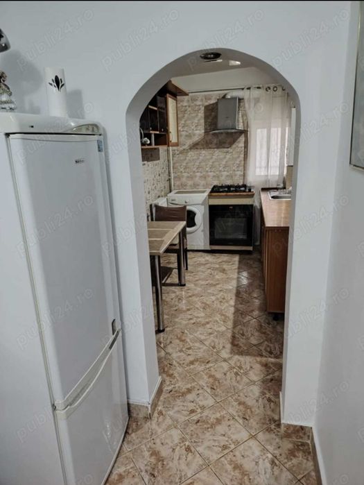 Inchiriez apartament