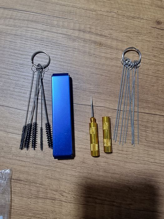 Set curatare aerograf, pistol de vopsit, etc..