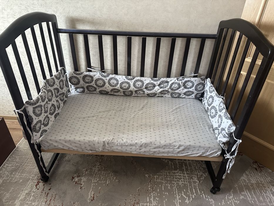 Продам детскую кроватку