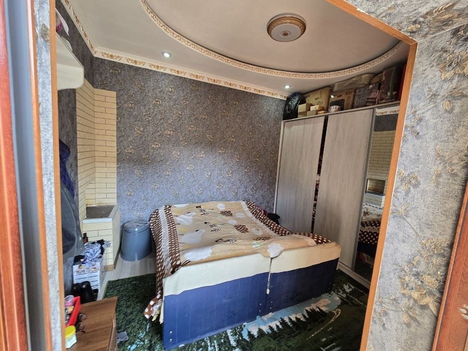 Yangiyo'lda 5,5 sotix 6 xonali uy sotiladi