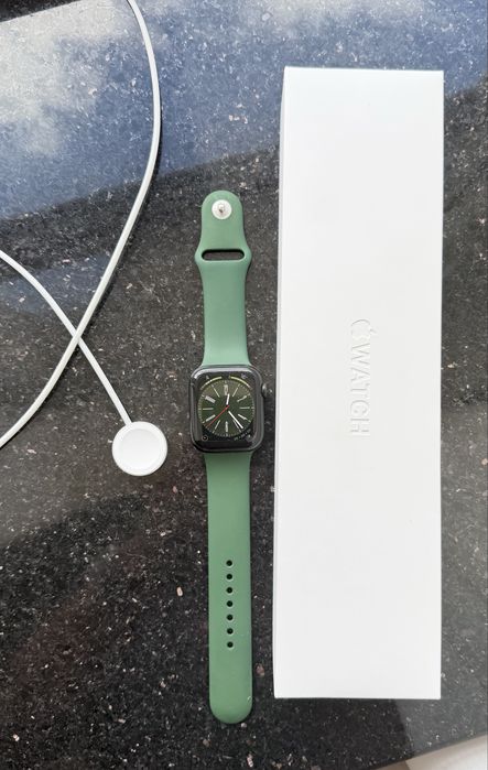 Продам Apple Watch 7 серии 45 мм зеленый