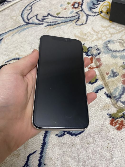 Продам Айфон 11 128gb