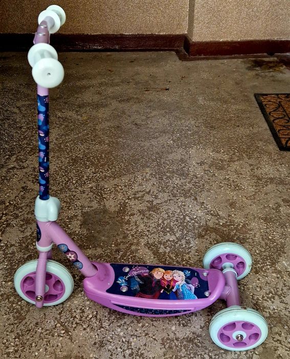 Trotineta cu Frozen