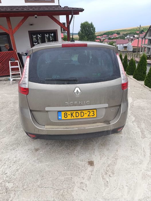 Vand Renault Grand Scenic cu nr de Olanda anul 2013 motor 1.6 cu 7 locuri mai multe detali la telefon