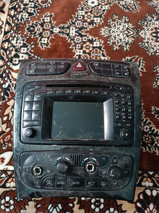 Продам магнитофон на мерс