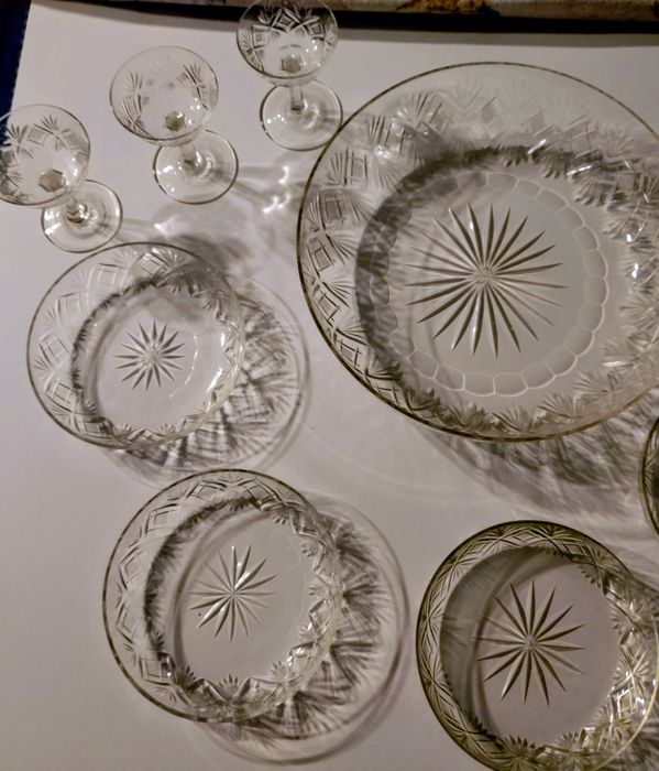 Platou, farfurioare, pahare cristal