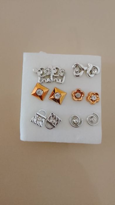 Сережки гвоздики новые