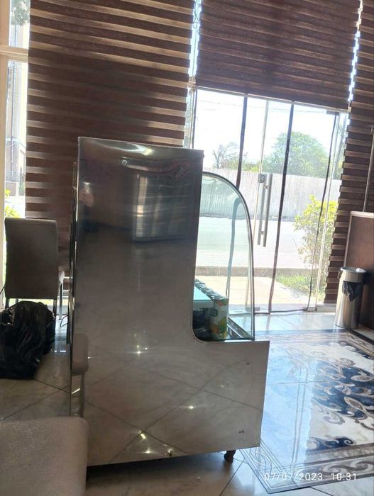 Холодильники для напитков,сладостей,колбас.